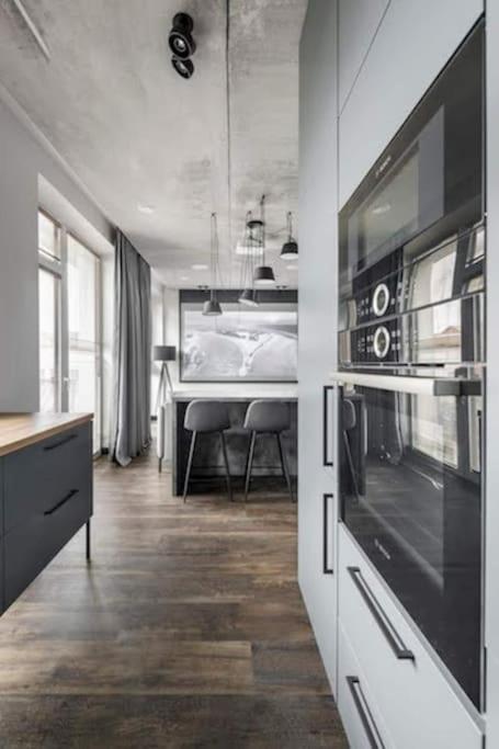 Boutique With Free Parking & Ac * Kaunas